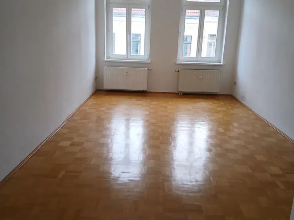 Wohnung saniert, 2 Zimmer, Balkon