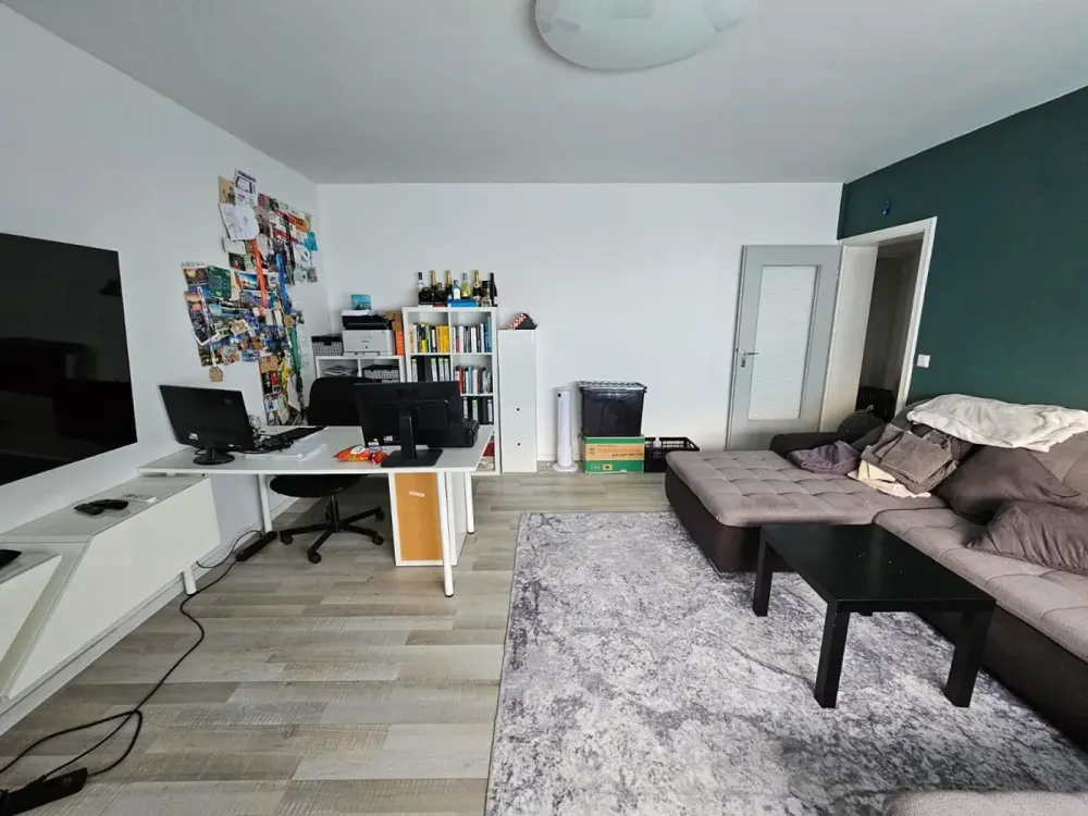 Ideal für Singles! Helle gemütliche 2-Zi.-Wohnung im 1. OG zu vermieten