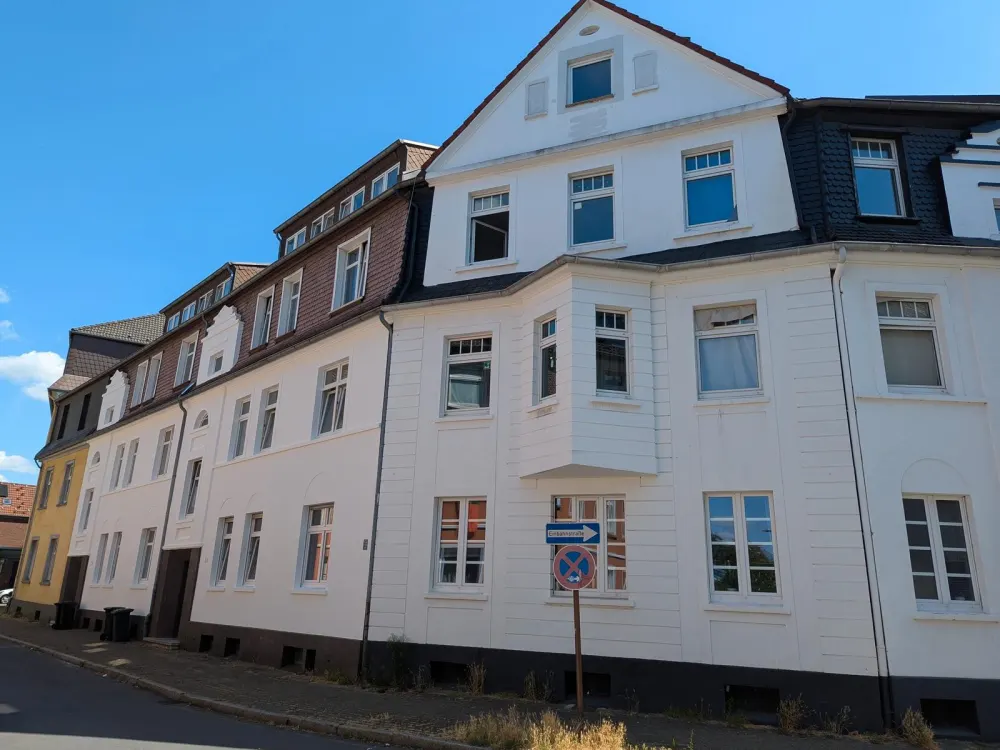 Renovierte 2-Zi.-Whg. mit großer Küche und Balkon