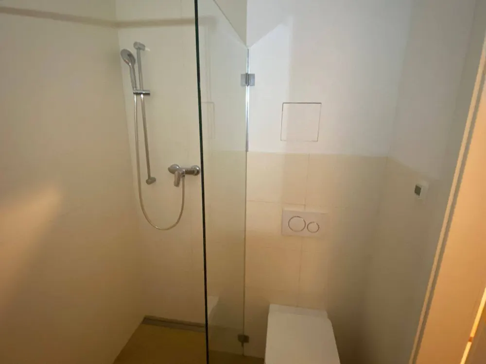 Stilvoll sanierte 2 Zimmer-Wohnung mit Terrasse zum Hinterhof