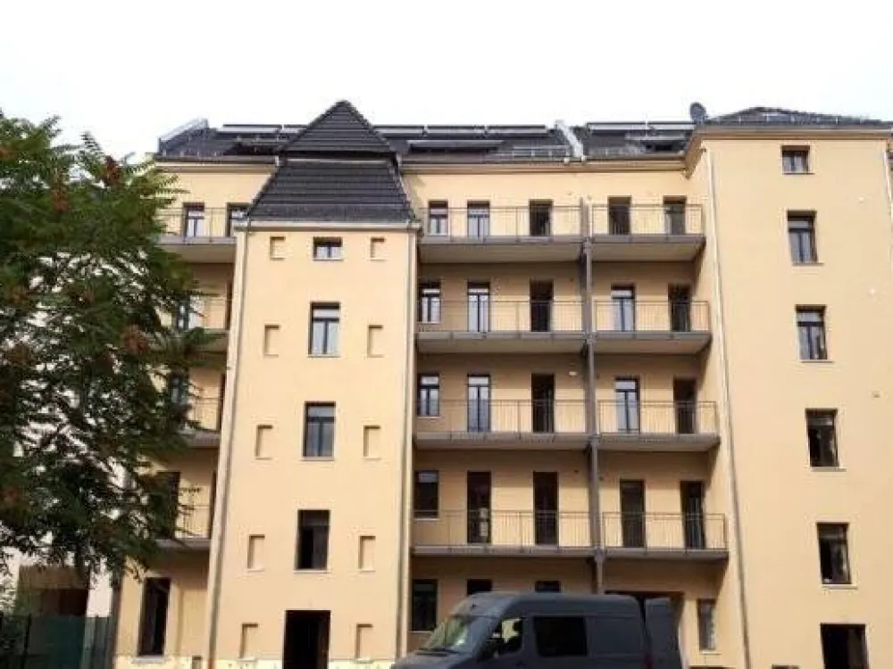 Stilvoll sanierte 2 Zimmer-Wohnung mit Terrasse zum Hinterhof