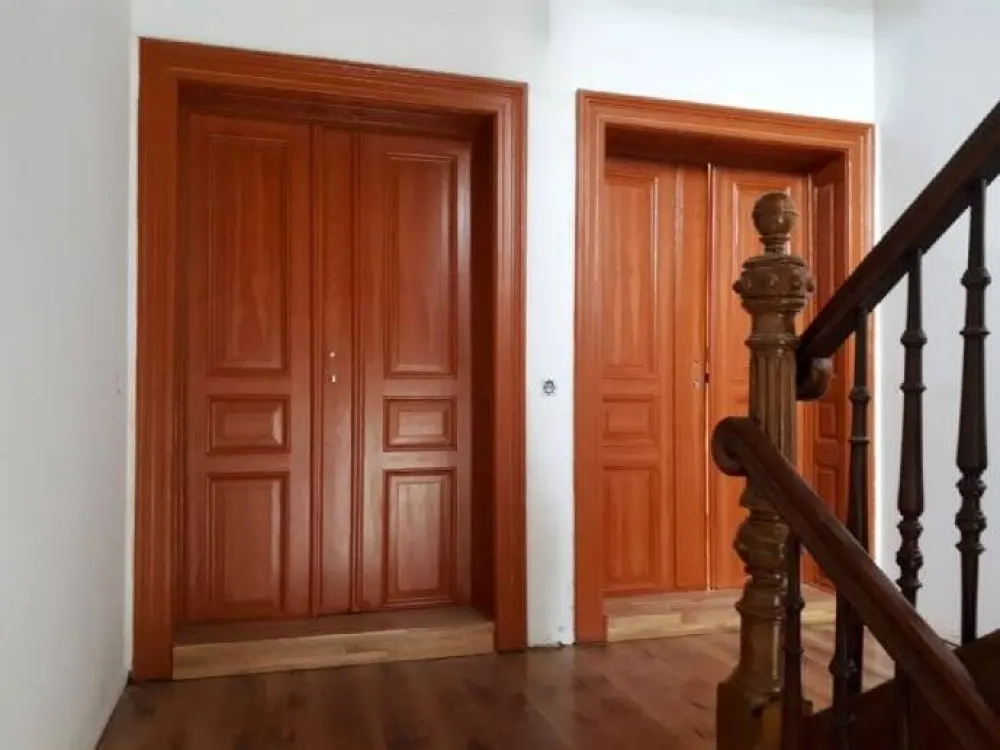 Stilvoll sanierte 2 Zimmer-Wohnung mit Terrasse zum Hinterhof