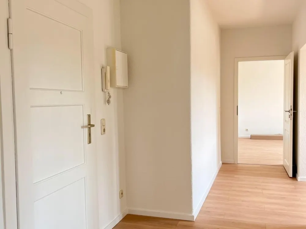 helle, renovierte 2,5-Zimmer Wohnung mit neuer Küche