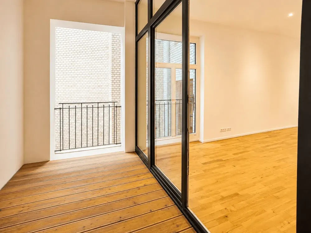 Modernes Loft in City-Lage | Kamin, EBK und Aufzug | Hochwertiges Parkett | Loggia