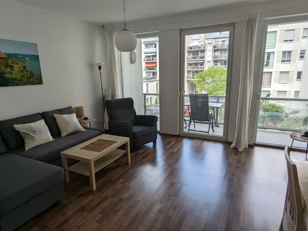 Zentral & ruhig, moderne 2-Zimmer-Wohnung nahe KarLi mit Balkon