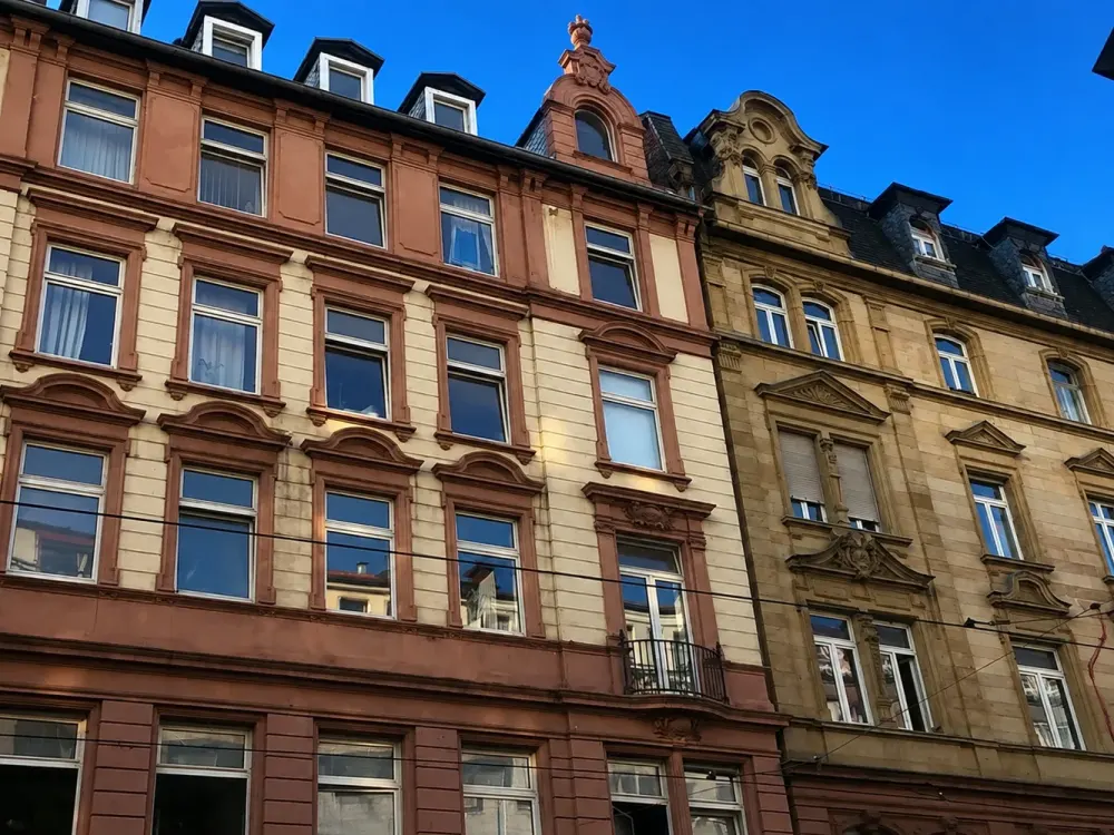 WG willkommen*gemütliche 5-Zimmer-Altbau-Wohnung*inkl. EBK*2 Bäder*2 G-WC’s*im Bahnhofskiez