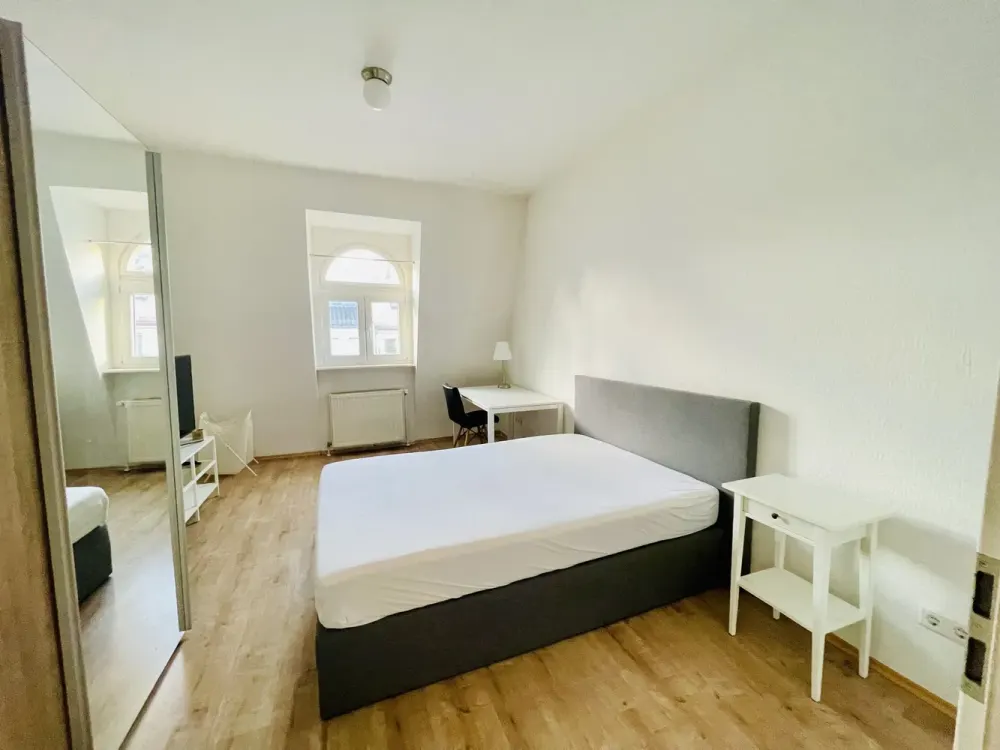 WG willkommen*gemütliche 5-Zimmer-Altbau-Wohnung*inkl. EBK*2 Bäder*2 G-WC’s*im Bahnhofskiez