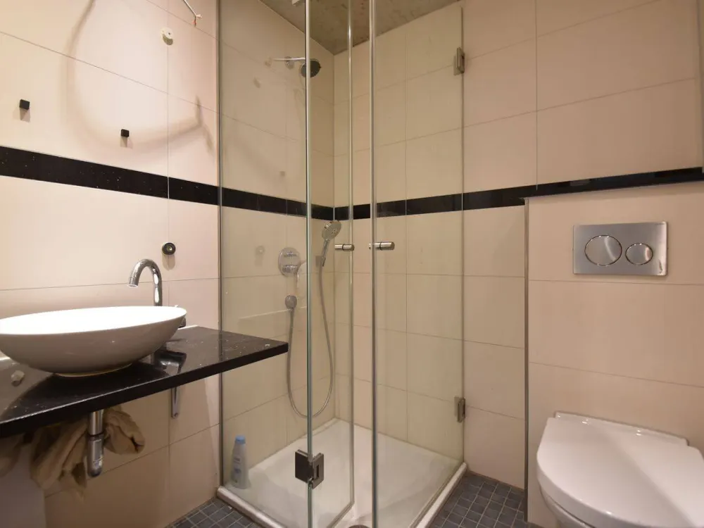 Mitten in D-Altstadt! Modernes Apartment mit Balkon