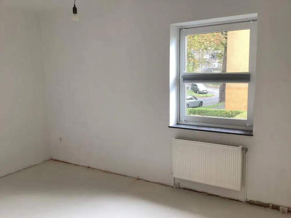 Hier lässt es sich aushalten: teilsanierte 3-Zimmer-Wohnung in Stadtlage