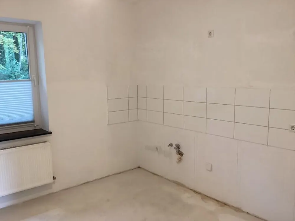 Hier lässt es sich aushalten: teilsanierte 3-Zimmer-Wohnung in Stadtlage