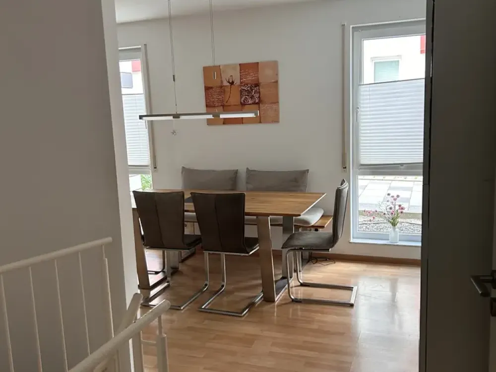 Helle 3-Zimmer-Wohnung im EG mit Terrasse und Hobbyäumen Studenten/WG-geeignet