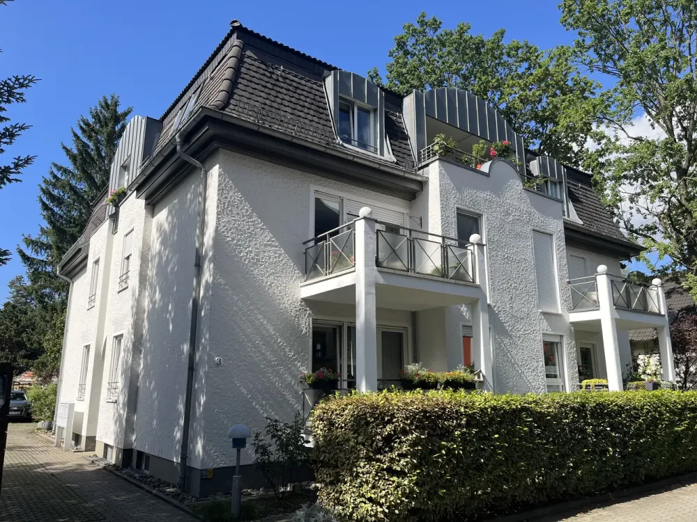 Frisch sanierte, helle Wohnung mit gr. Westbalkon, Natur & Abendsonne