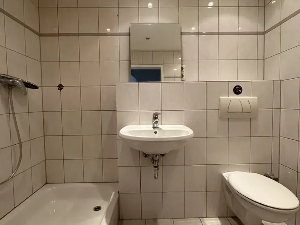 Südstadt: Erstbezug nach Sanierung - optimal WG geeignet!