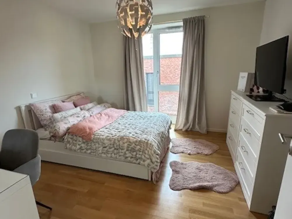 Living by the Water in an Extravagant Location - Sunny 4-Room Apartment