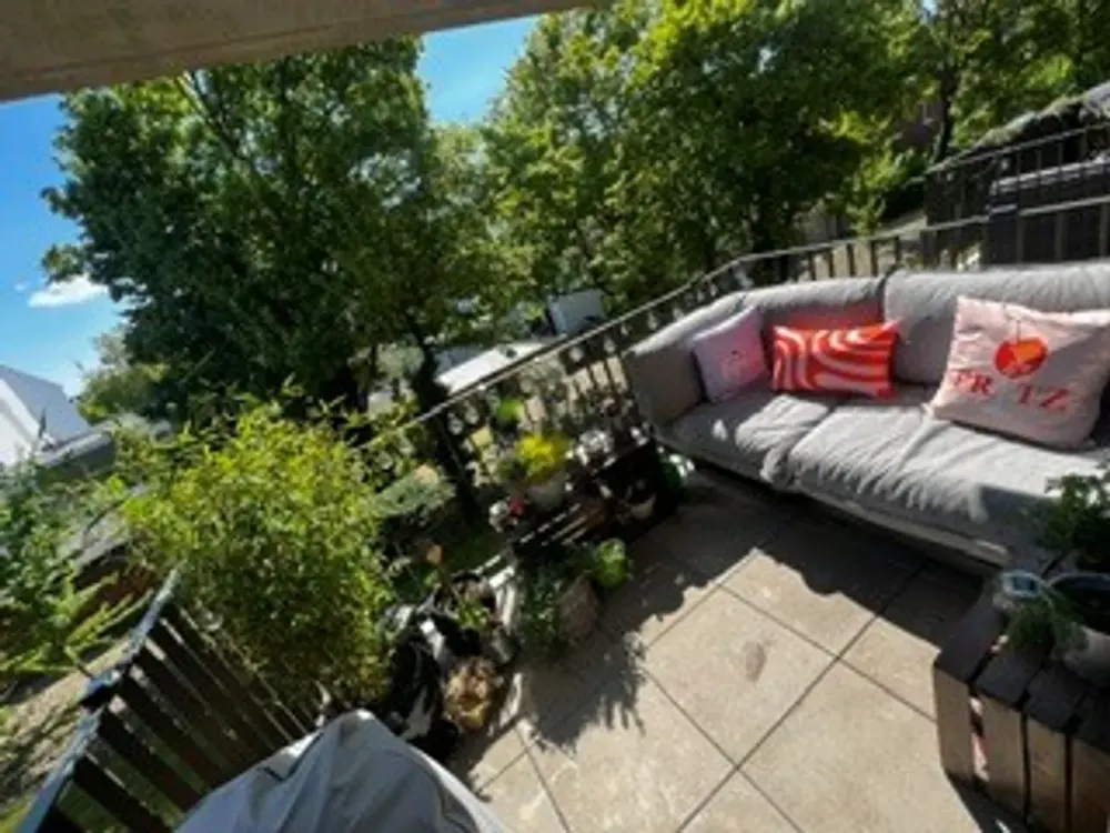 Living by the Water in an Extravagant Location - Sunny 4-Room Apartment