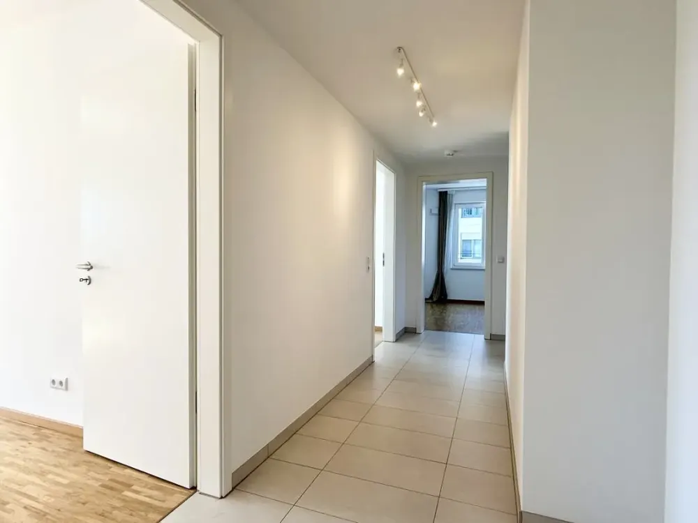 Exclusive Living in Dresden's Hafencity, 4 Rooms with Dreamlike Elbe View