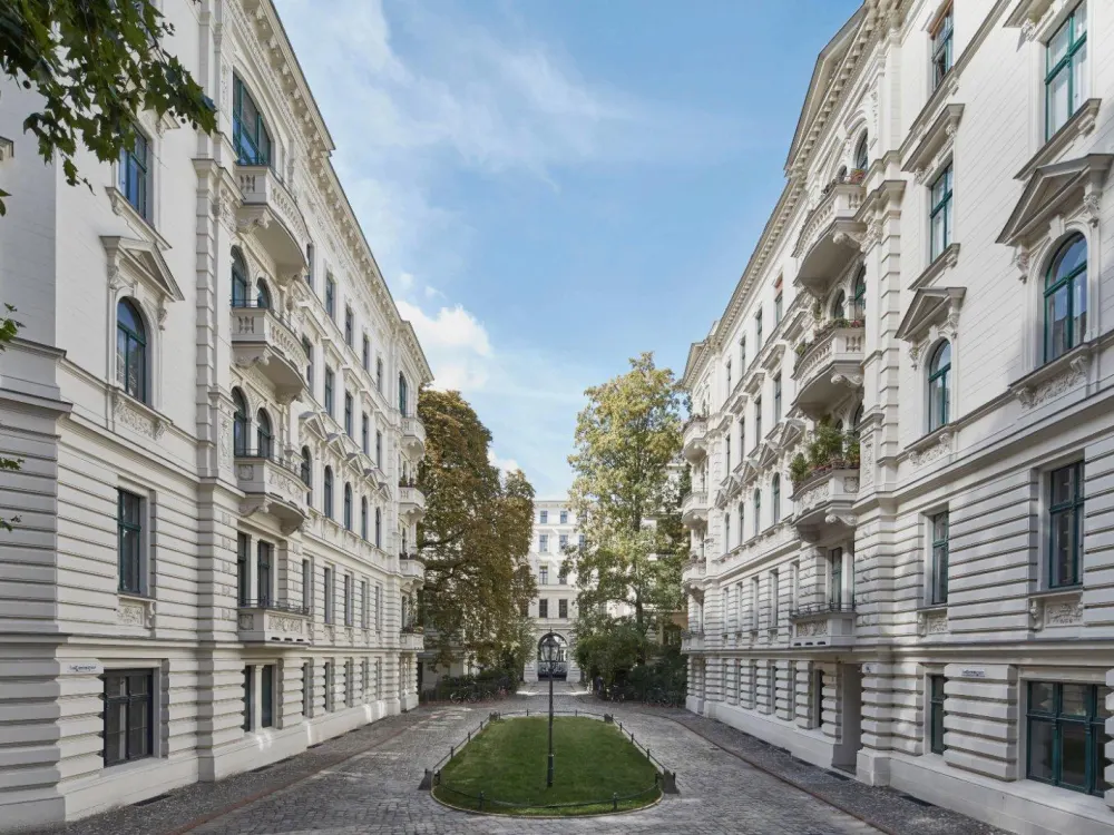 Befristet für 1,5 Jahre: Hochwertig sanierte 2-Zimmerwohnung mit ca. 79 m² in Kreuzberg