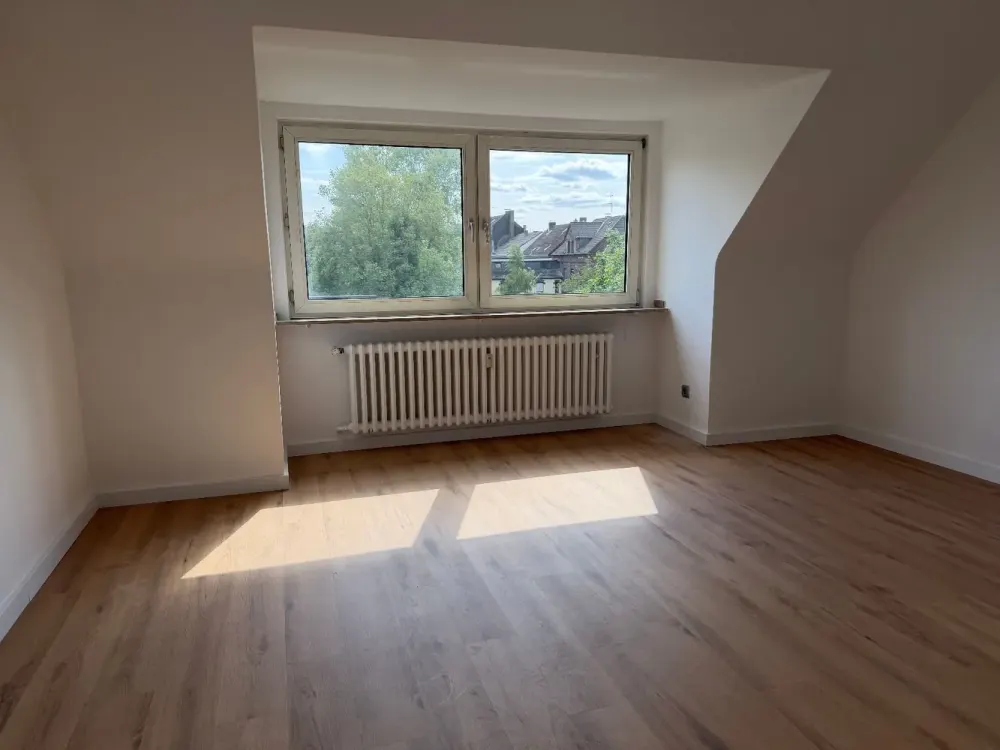 Renovierte Dachgeschosswohnung in ruhiger und dennoch zentraler Lage im beliebten Essen-Kettwig!