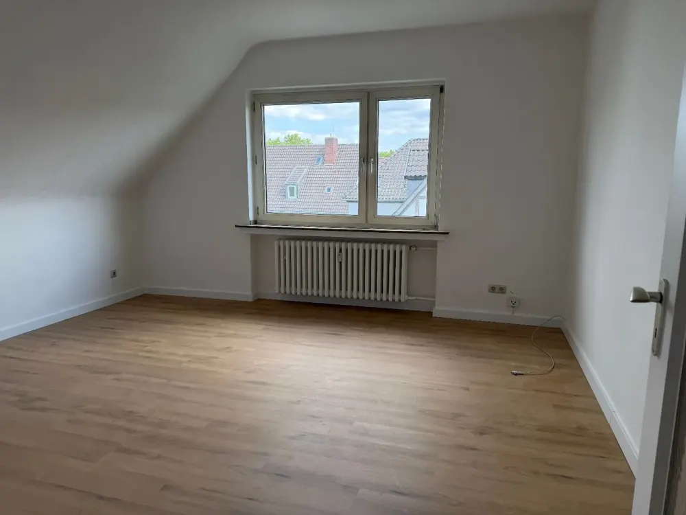 Renovierte Dachgeschosswohnung in ruhiger und dennoch zentraler Lage im beliebten Essen-Kettwig!
