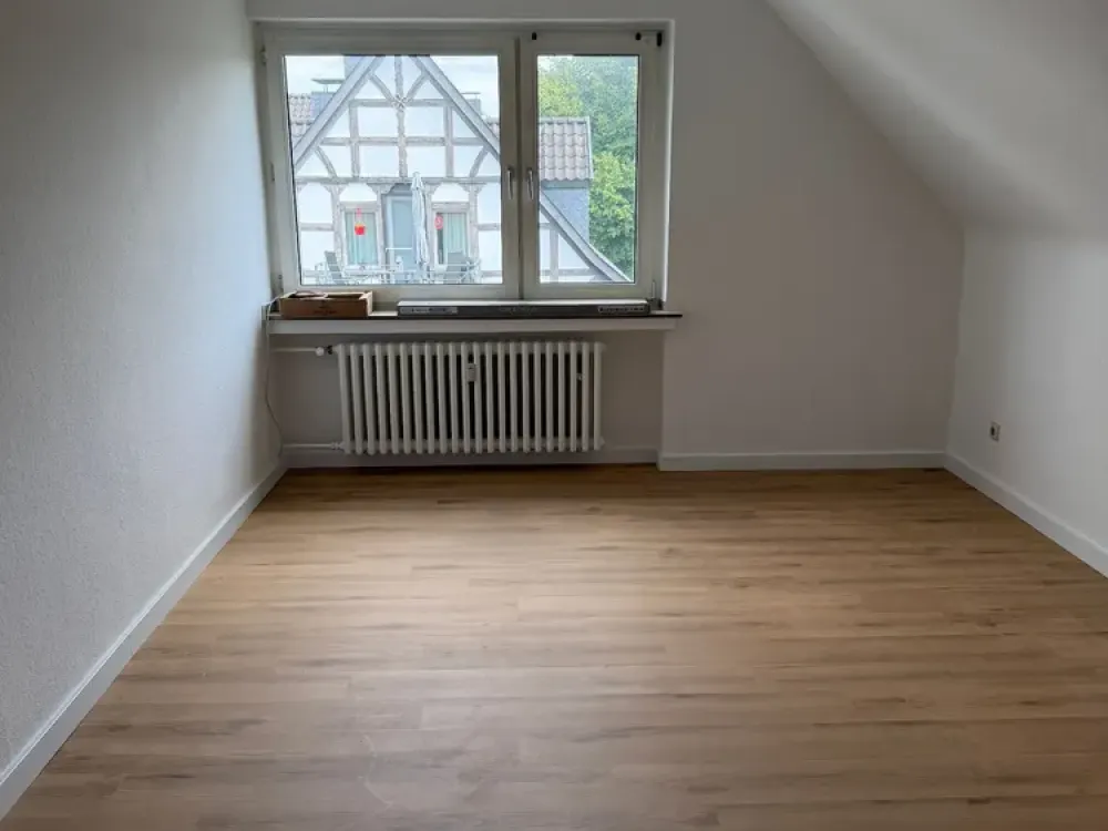 Renovierte Dachgeschosswohnung in ruhiger und dennoch zentraler Lage im beliebten Essen-Kettwig!