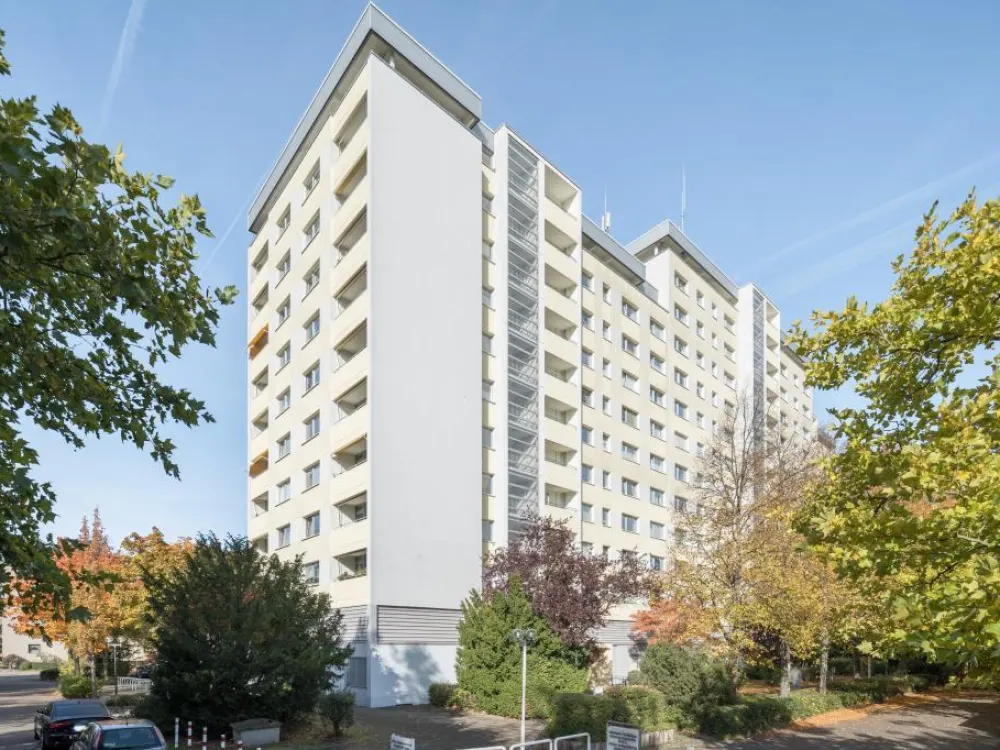 Frisch renoviert! 2 Zimmer Wohnung ab sofort!