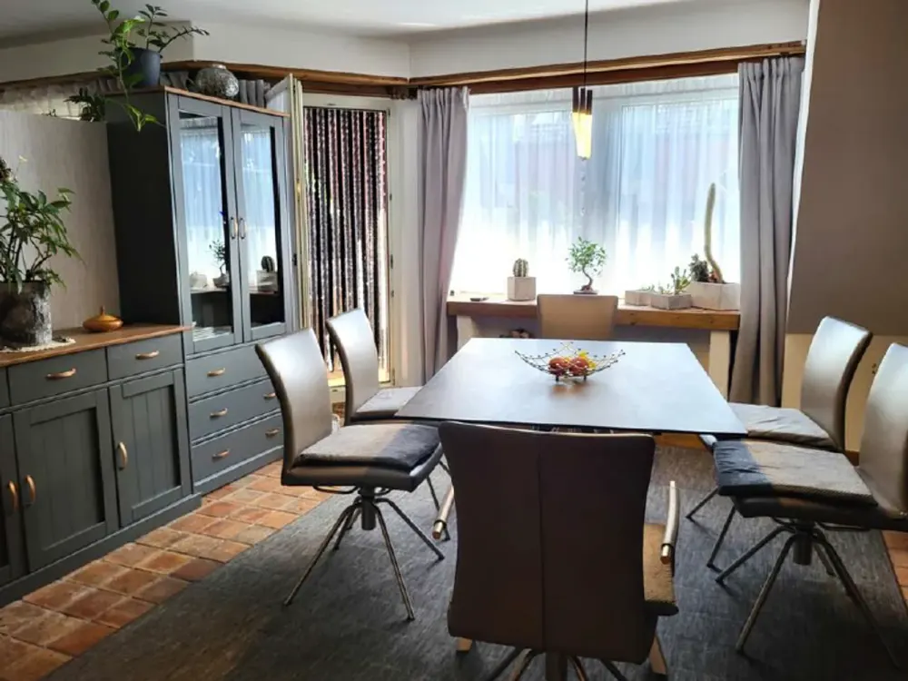 Gemütliche Wohnung im Landhausstil mit Kamin, Balkon und Garage in zentraler Lage von Grevenbroich