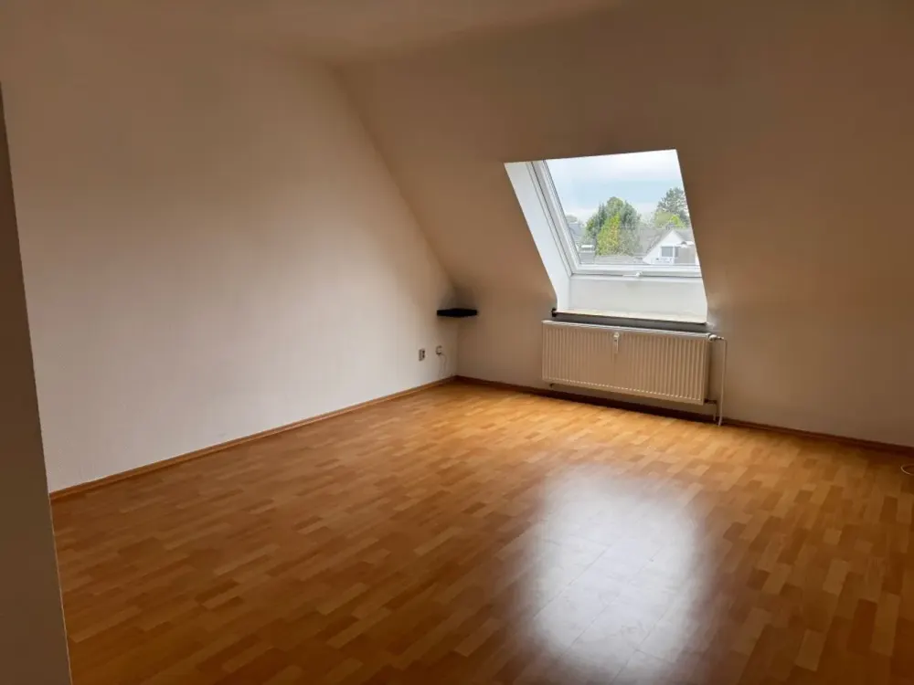 Schöne 2 Zimmer DG Wohnung in Henstedt-Ulzburg