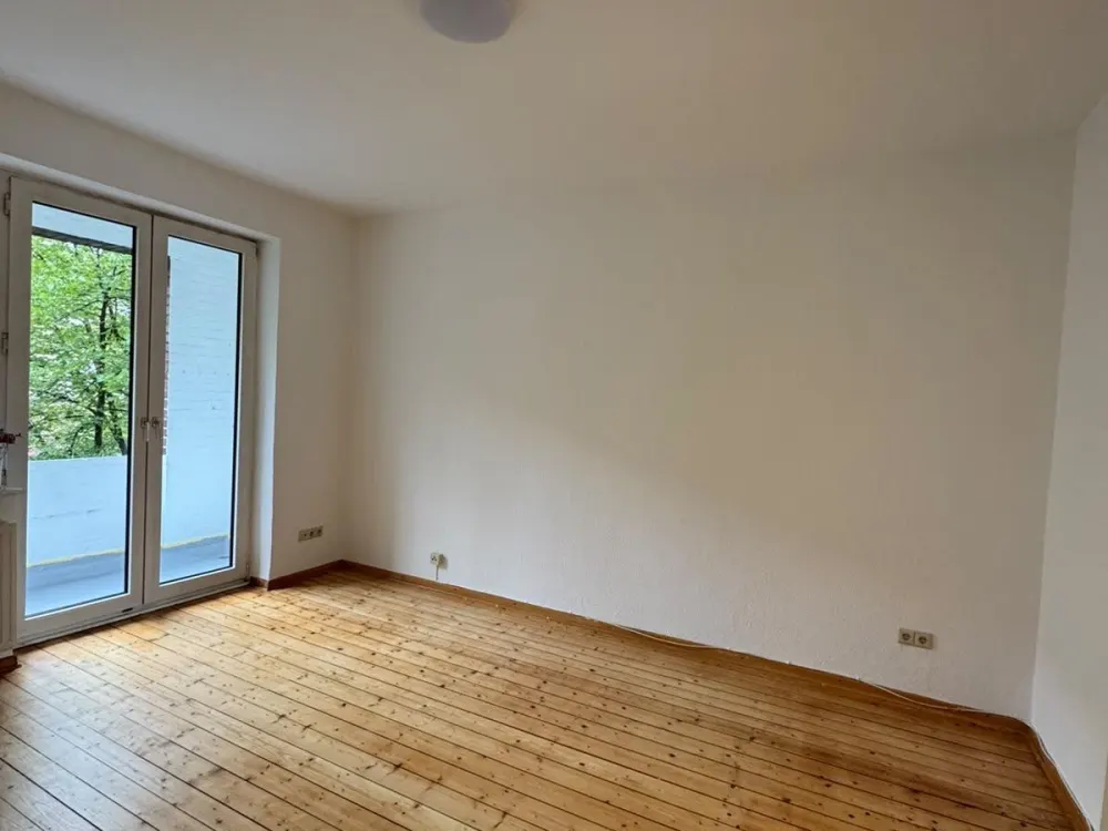 2 Zi zu vermieten Balkon Vollbad Küche Dielenboden