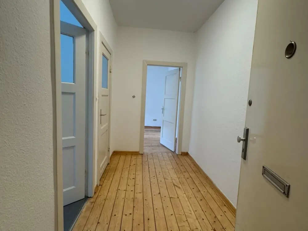 2 Zi zu vermieten Balkon Vollbad Küche Dielenboden