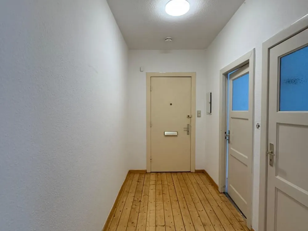 2 Zi zu vermieten Balkon Vollbad Küche Dielenboden