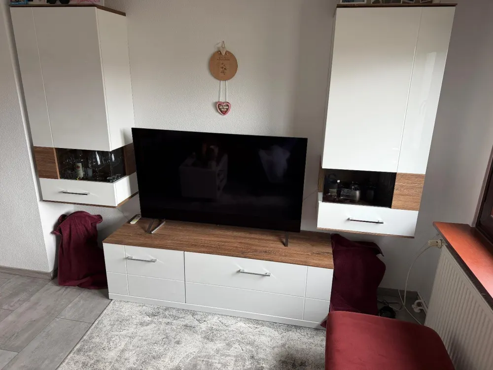 3 Zimmer Wohnung mit Balkon / Stellplatz / Garage zu vermieten