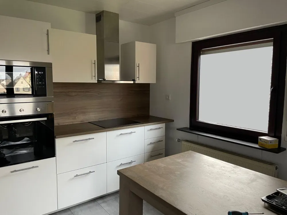 3 Zimmer Wohnung mit Balkon / Stellplatz / Garage zu vermieten