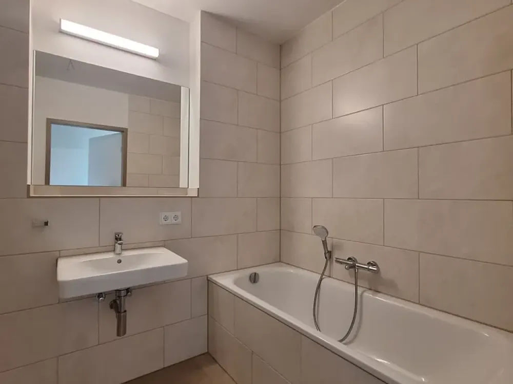 Bright 3-Room Apartment with Large Loggia
