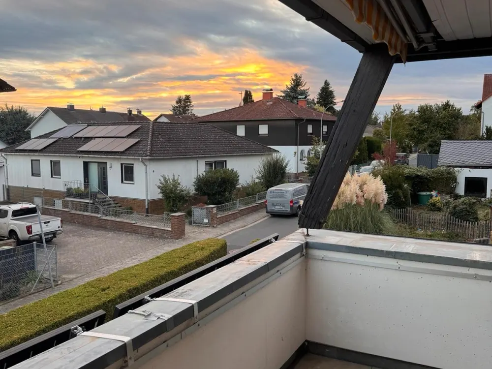 Stilvolle Maisonettewohnung mit Balkon und Stellplatz in Nidderau