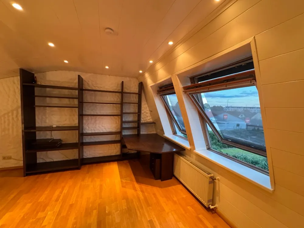 Stilvolle Maisonettewohnung mit Balkon und Stellplatz in Nidderau