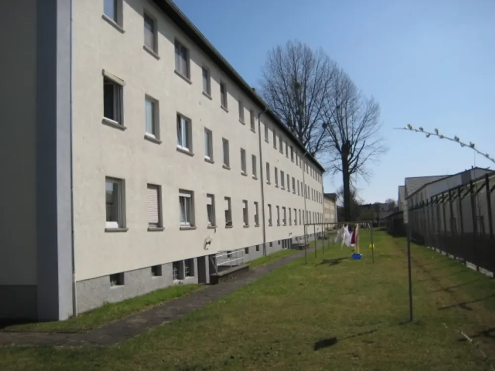 Helle 4-ZW in einem Mehrfamilienhaus in HU-Lamboy sucht neue Bewohner!!