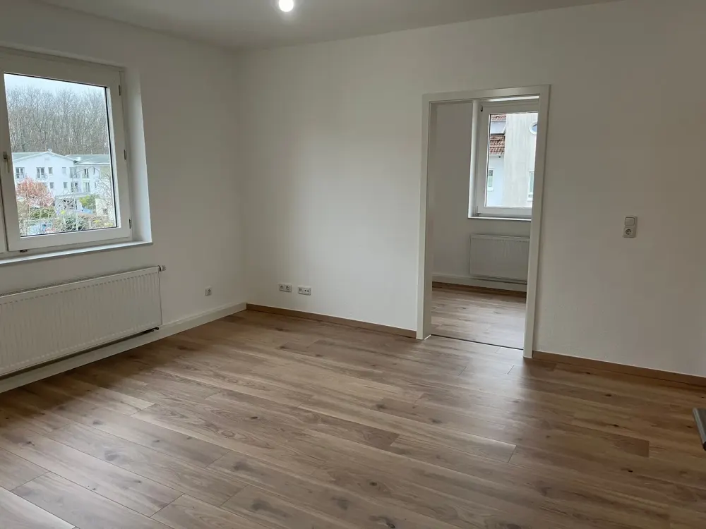 Helle 4-ZW in einem Mehrfamilienhaus in HU-Lamboy sucht neue Bewohner!!