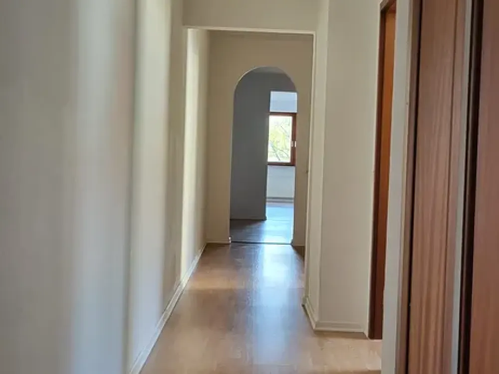 Zentrale 2,5-Zimmer-Wohnung mit Dachterrasse