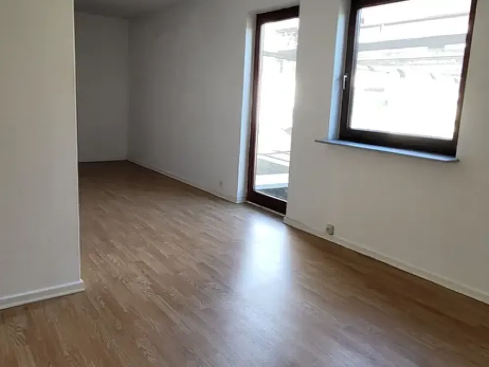 Zentrale 2,5-Zimmer-Wohnung mit Dachterrasse