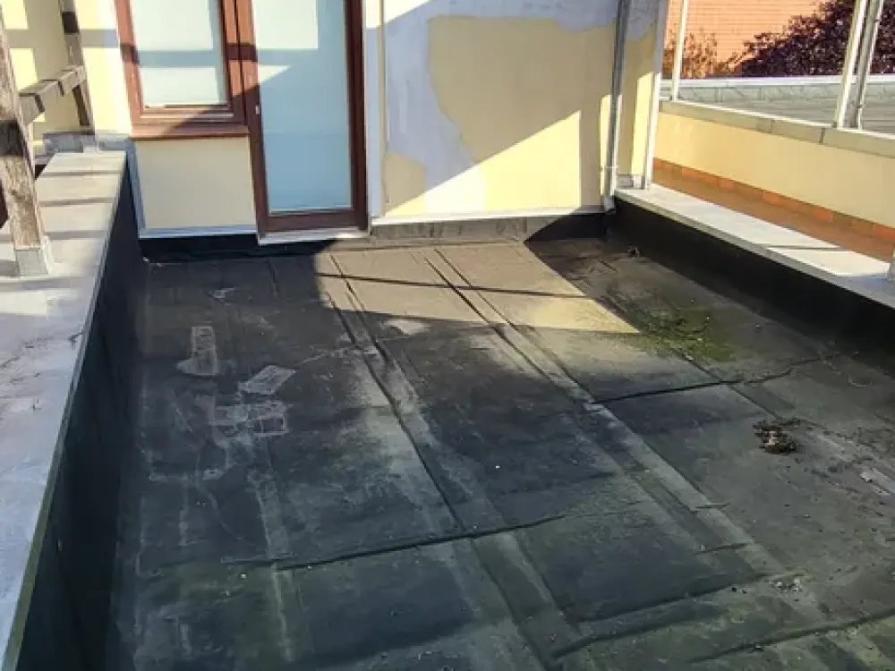 Zentrale 2,5-Zimmer-Wohnung mit Dachterrasse