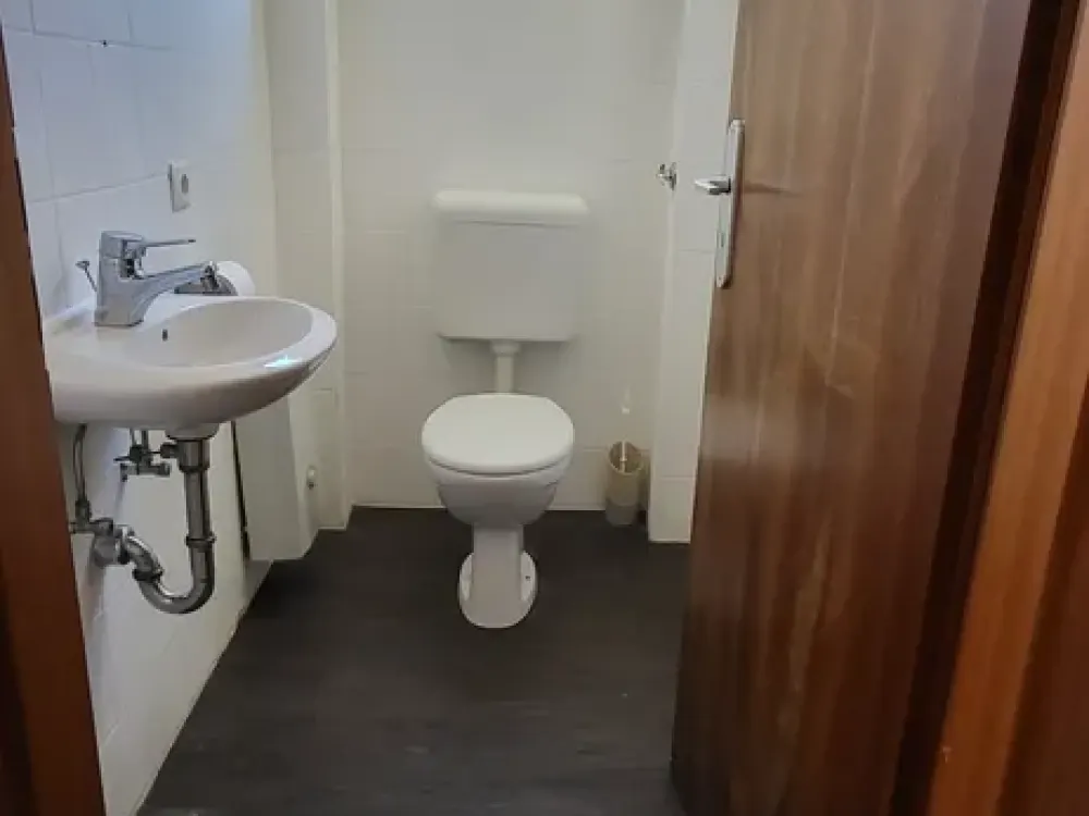 Zentrale 2,5-Zimmer-Wohnung mit Dachterrasse