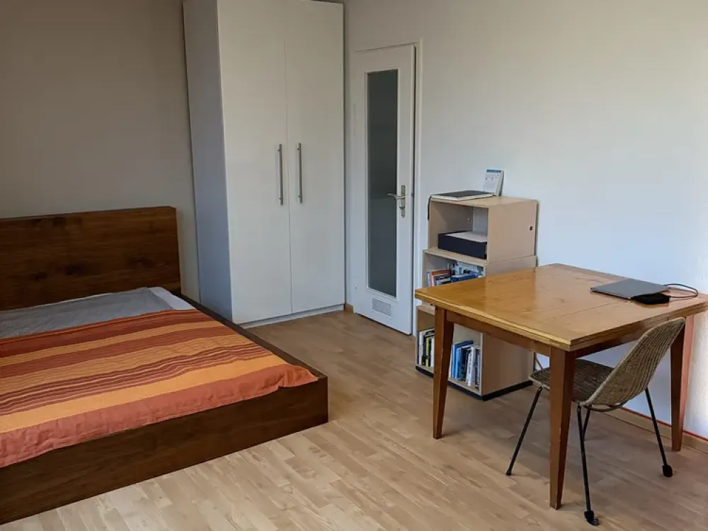 Helles, möbliertes Studio-Apartment zur Untermiete für 12 Monate