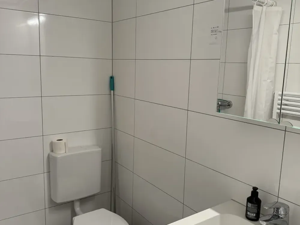 Helles, möbliertes Studio-Apartment zur Untermiete für 12 Monate
