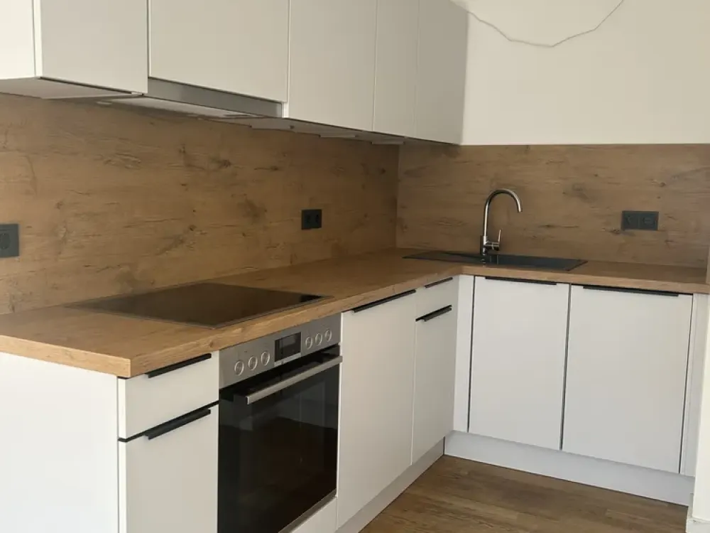 Exklusive 3-Zimmer-Wohnung mit gehobener Innenausstattung & Balkon in Berlin Friedrichshain!