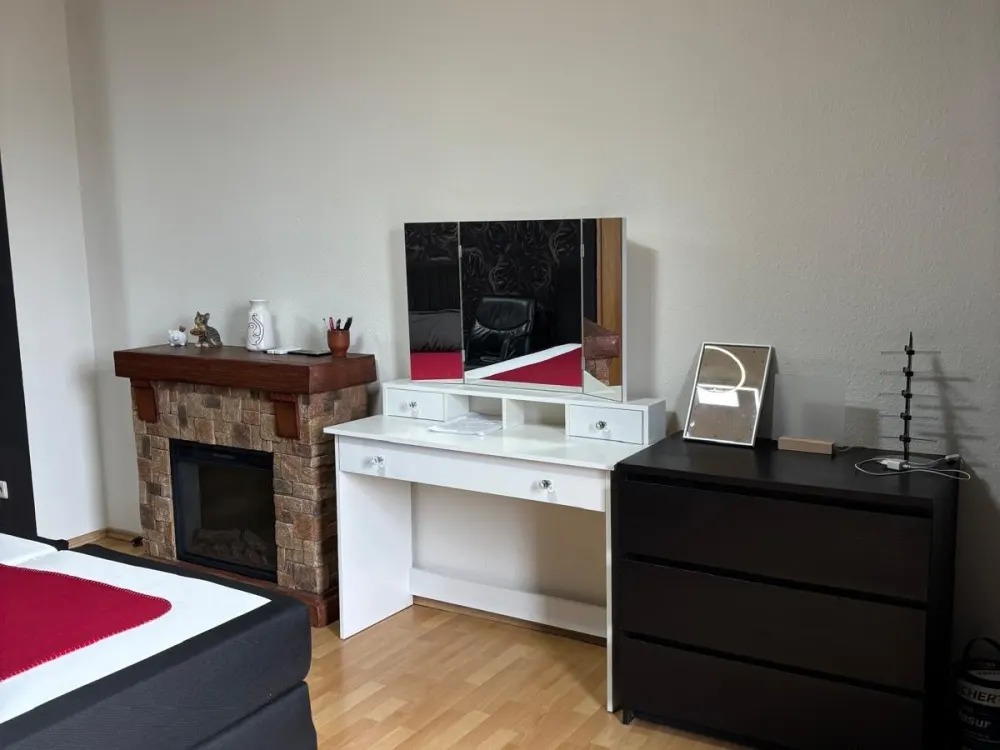 1- Zimmer / 1-Zi Wohnung vollmöbliert in Düsseldorf-Heerdt