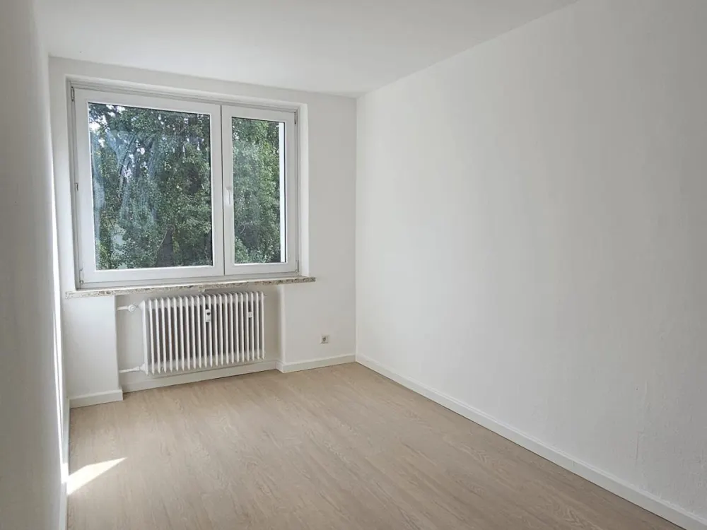 Helle 3 Zimmer Wohnung zu vermieten.