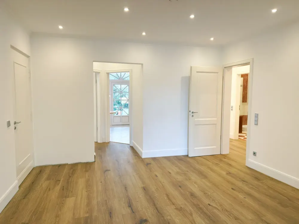 High-Quality and Renovated 3-Room Apartment in the Bremen District of Schwachhausen