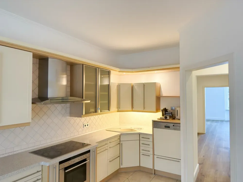 High-Quality and Renovated 3-Room Apartment in the Bremen District of Schwachhausen