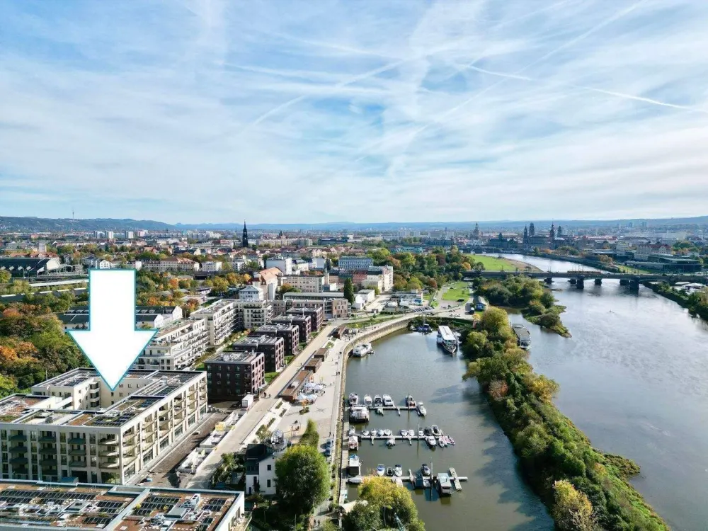 First occupancy HafenCity - modern 4-room apartment with large loggia and beautiful view