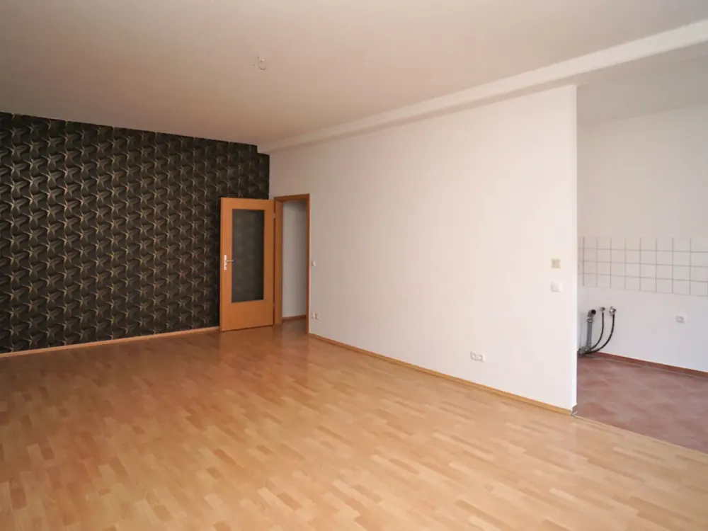 Pirna, Altstadt: Bathtub + Fitted Kitchen